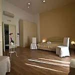 לינה וארוחת בוקר Palazzo Ruffo Di Bagnara 2*