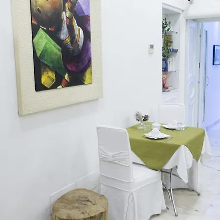 Palazzo Ruffo Di Bagnara 2* Nápoles