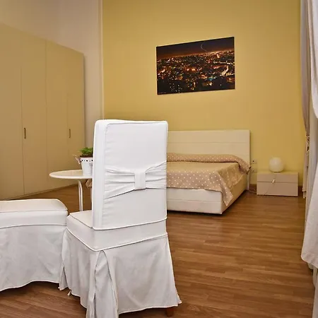 Palazzo Ruffo Di Bagnara Bed and breakfast Nápoles