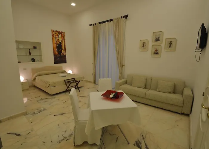 Palazzo Ruffo Di Bagnara Alojamento de Acomodação e Pequeno-almoço Nápoles