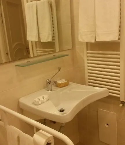 Alojamento de Acomodação e Pequeno-almoço Palazzo Ruffo Di Bagnara 2*