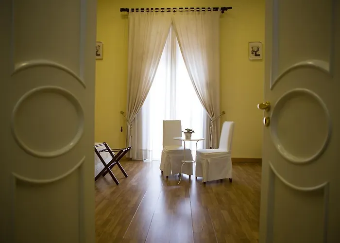 Alojamento de Acomodação e Pequeno-almoço Palazzo Ruffo Di Bagnara 2*