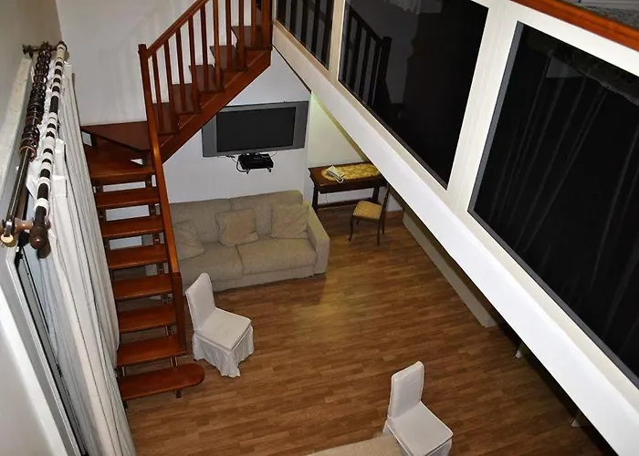 Palazzo Ruffo Di Bagnara Alojamento de Acomodação e Pequeno-almoço Nápoles